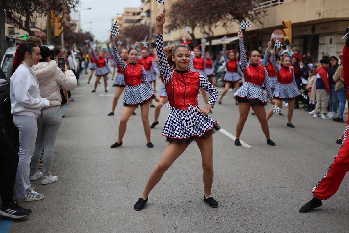 Búscate en las imágenes de la rúa de Carnaval de Ibiza