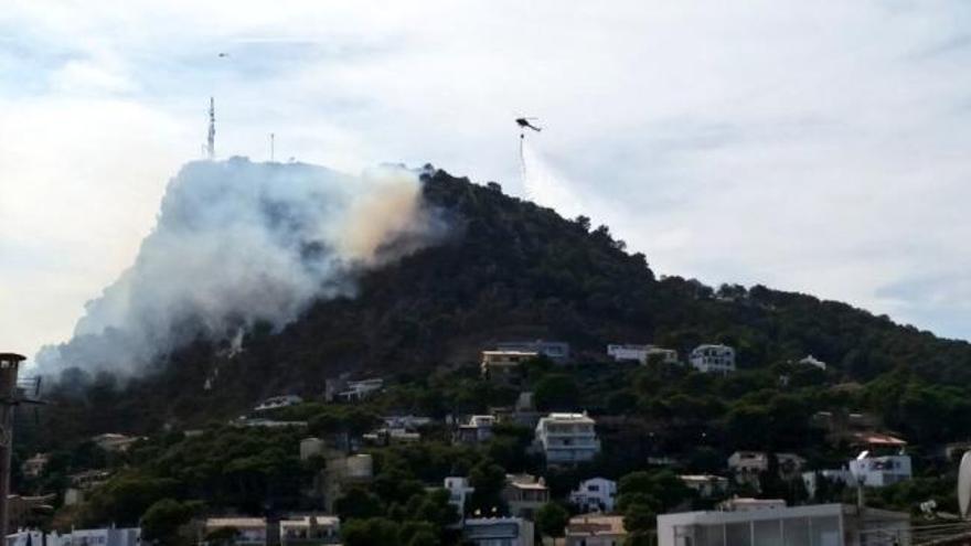 Així ha estat l'incendi del Rocamaura, a l'Estartit