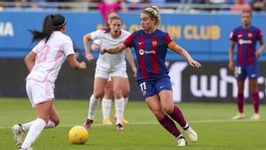 Alexia, en una acción del FC Barcelona-Madrid CFF de este miércoles en el estadio Johan Cruyff