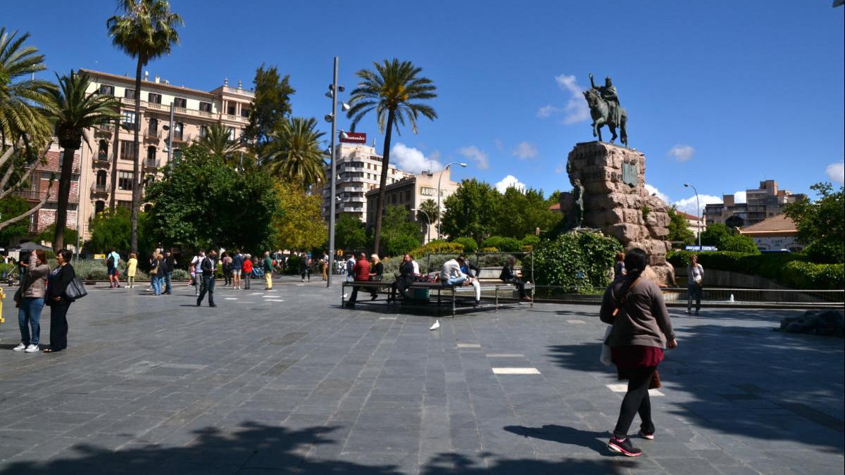 Los hechos ocurrieron el domingo por la tarde en la Plaza de España de Palma.