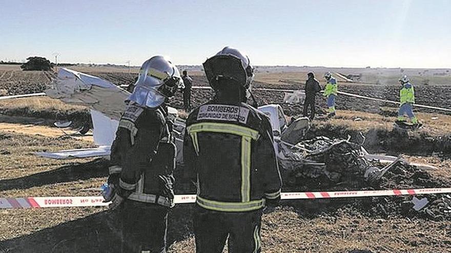 Dos muertos al caer una avioneta en madrid