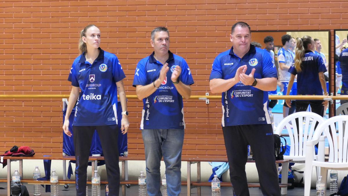 El Club Voleibol Playas de Benidorm ha decidido destituir a Adriano Elías Lamb como entrenador del primer equipo masculino.