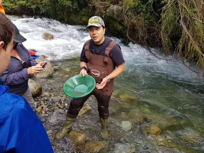 Cerca d'or al riu Ter a Camprodon