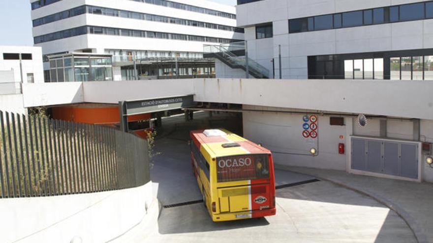 El proyecto obligará a invertir el sentido de circulación en la estación, que tendrá una sala de espera en la planta baja.