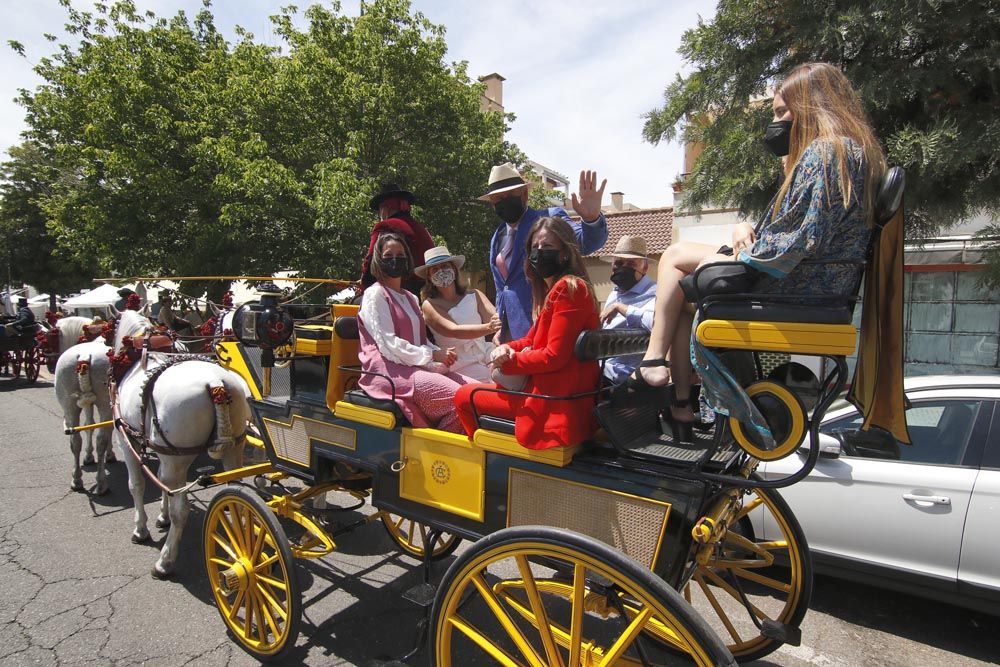 Miércoles de feria, caballistas y carruajes en María la Judía