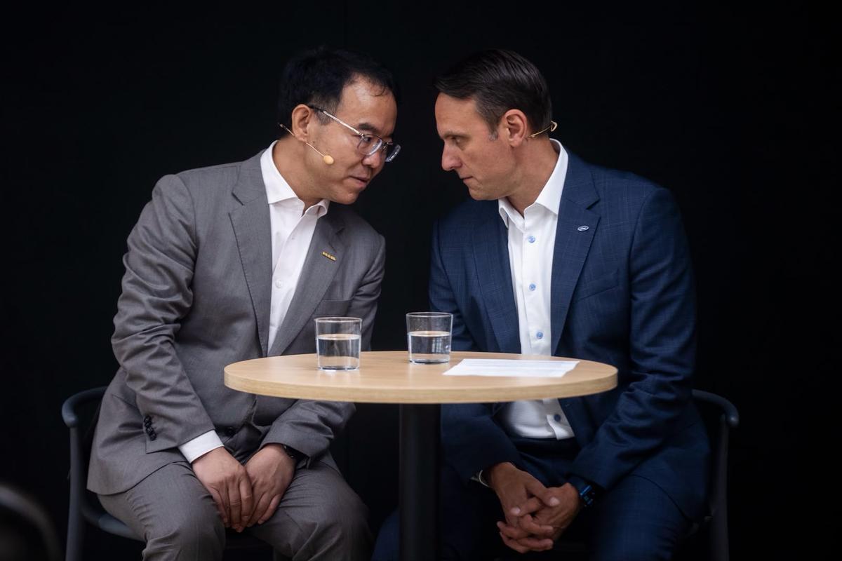 Ford y Geely compartirán la propiedad de la factoría de Almussafes y producirán cinco modelos en 2028