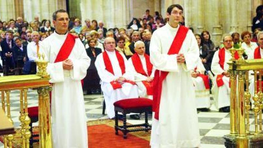Antonio Nistal y Pablo Gato, durante la ceremonia de ordenación.