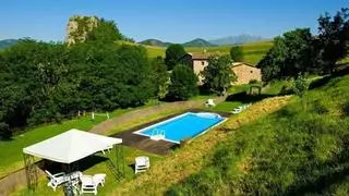 Las pernoctaciones en apartamentos, campings y casas rurales crecen casi un 20%