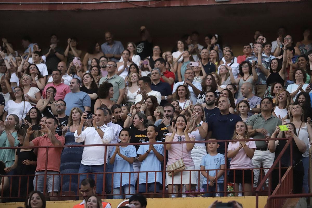 Hombres G enloquecen al público de Los Califas