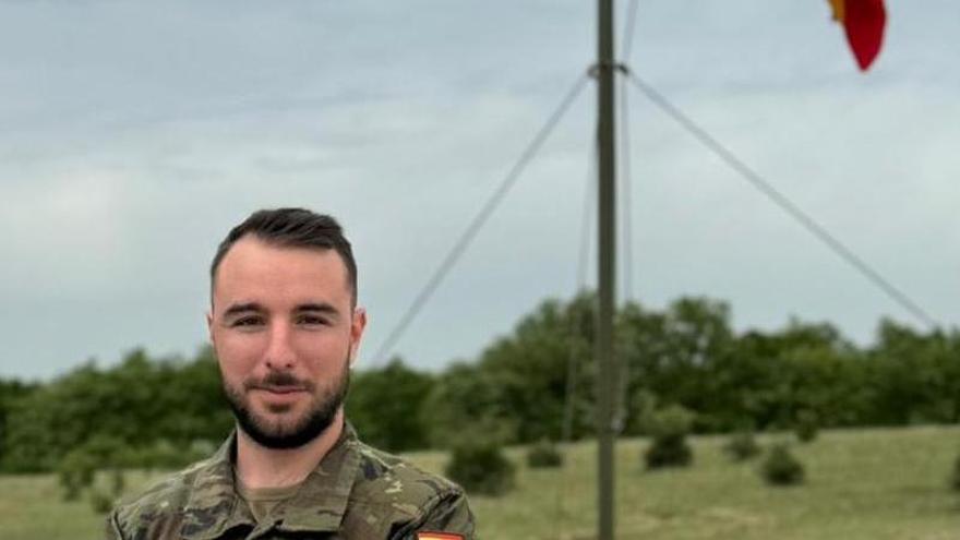 Teniente Jorge Villodre, médico y militar: «Podemos atender heridos bajo fuego o estabilizar en condiciones muy limitadas, cosas que en la medicina civil no se ven tanto»