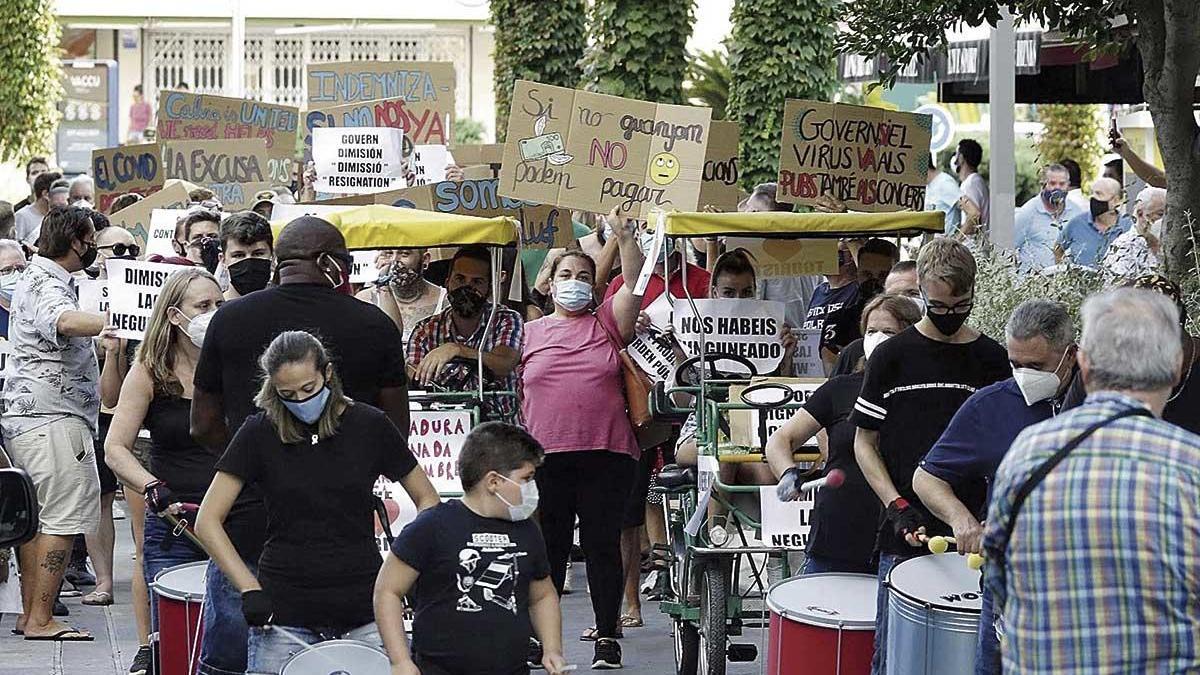 La protesta, bajo el lema &#039;Uno para todos y todos para uno&#039;, recorrió el centro de Magaluf, ayer por la tarde.