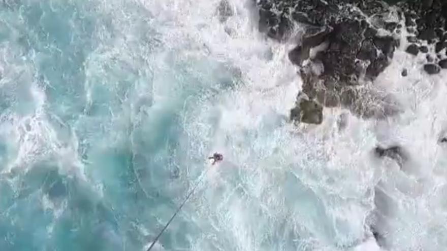 Muere un turista checo al caer al mar en Tenerife mientras hacía fotos