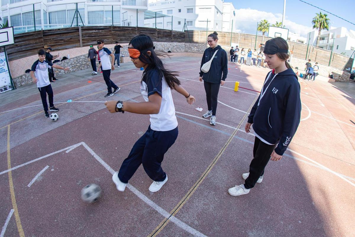 El fútbol adaptado, una de las actividades prácticas de la jornada.