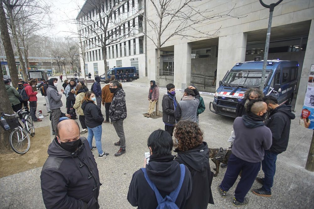 Concentració per demanar la llibertat dels detinguts pels disturbis de Girona