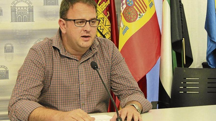 El alcalde de Mérida insta a solucionar el conflicto de FCC y rechaza ampliar el contrato