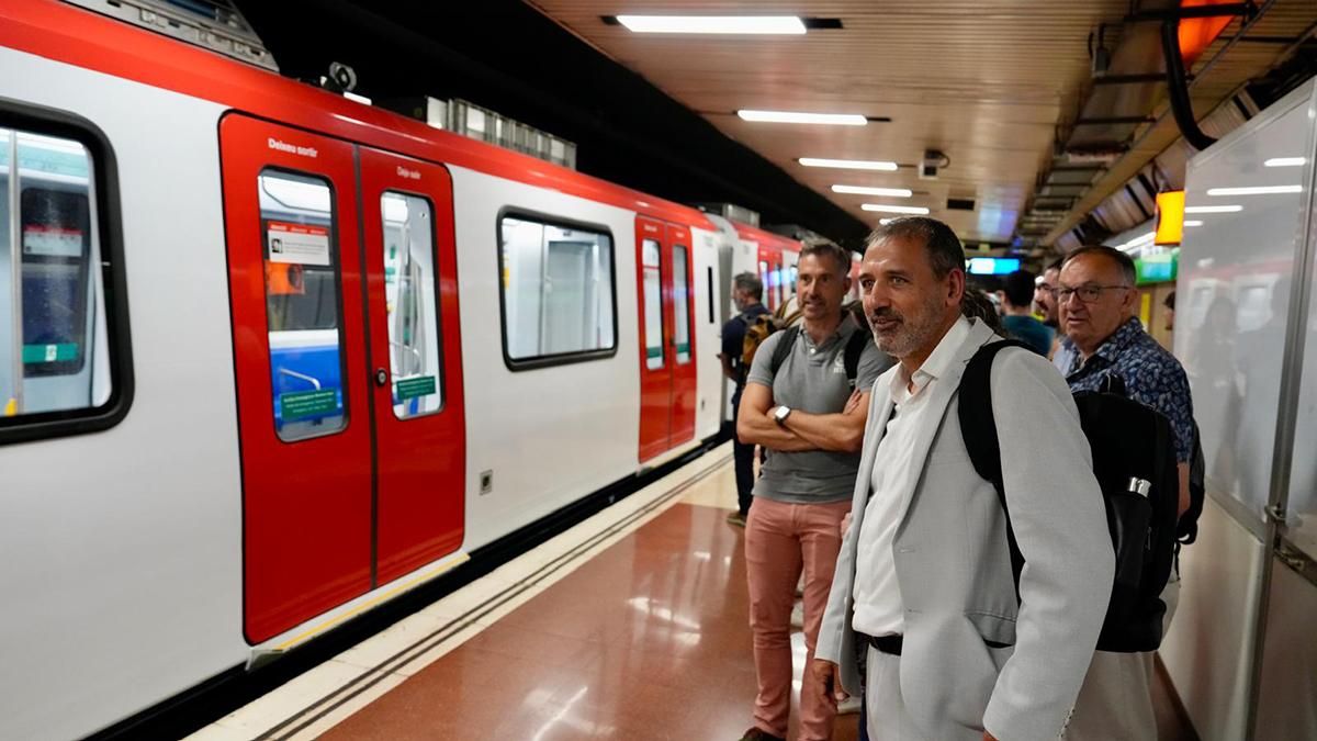 El metro de Barcelona completa la sustitución de los convoyes con amianto de la L3 El metro de Barcelona completa la sustitución de los convoyes con amianto de la L3