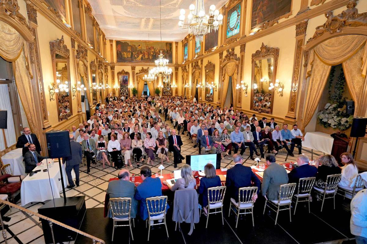 Asamblea general extraordinaria del Círculo de la Amistad.