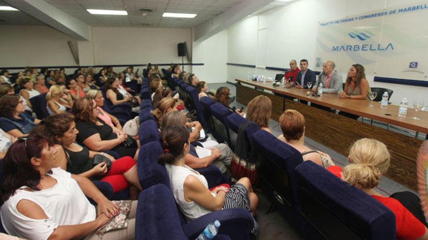 El alcalde, José Bernal, presidió el  acto junto con la asistencia del concejal de Hacienda, Manuel Osorio, y la concejala de Derechos Sociales, Victoria Morales.