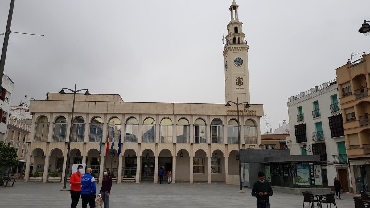 Fachada del Ayuntamiento de Lucena, uno de los beneficiados de esta ayuda a la digitalización.