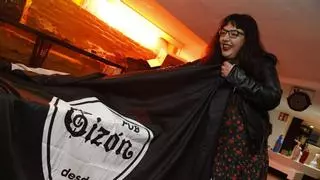 El regreso del histórico pub Tizón: el mítico local de Gijón reabre con rock, un homenaje a su fundador y "Cheers"