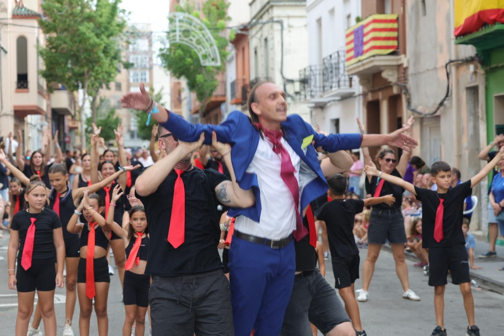 Galería | El Grau disfruta de su desfile de peñas