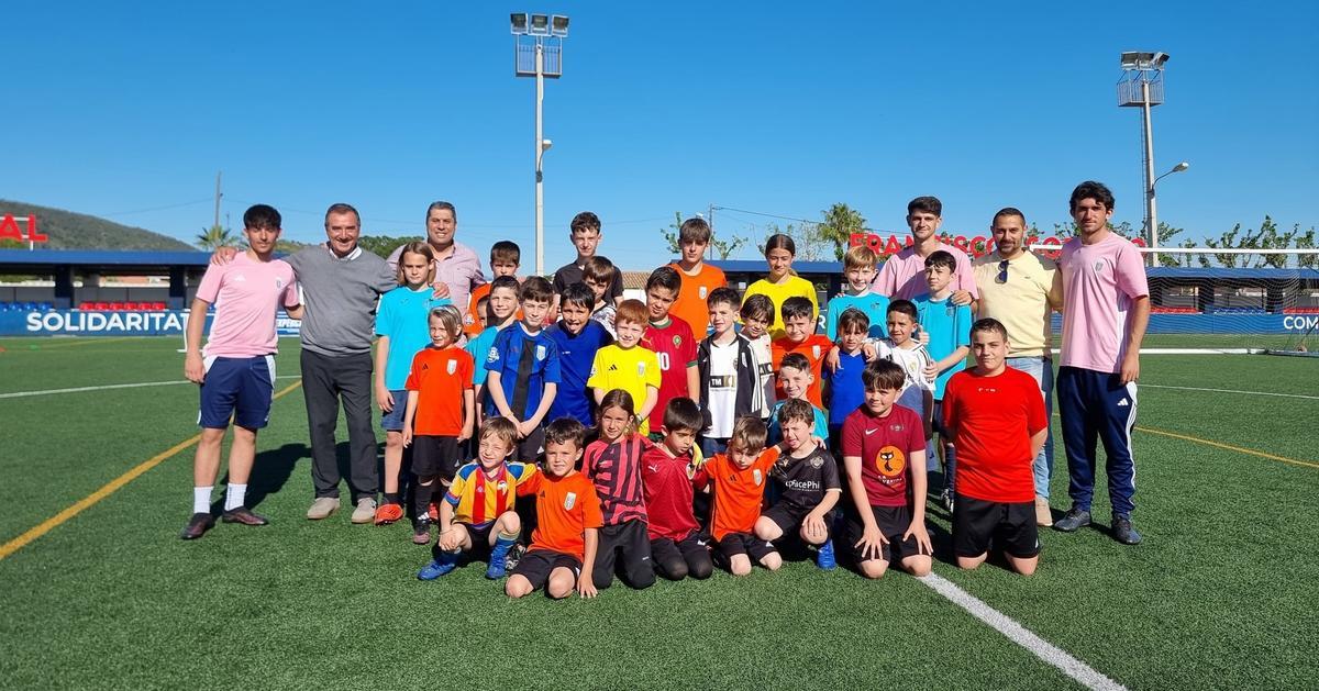 Equipo de fútbol en Riba-roja de Túria.