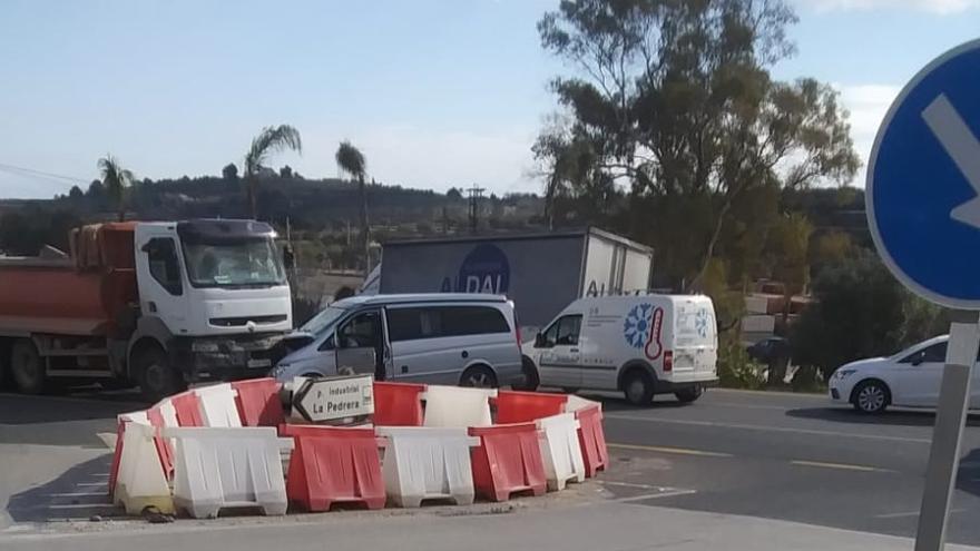 El accidente ocurrido en el desvío al polígono industrial de la Pedrera de Benissa