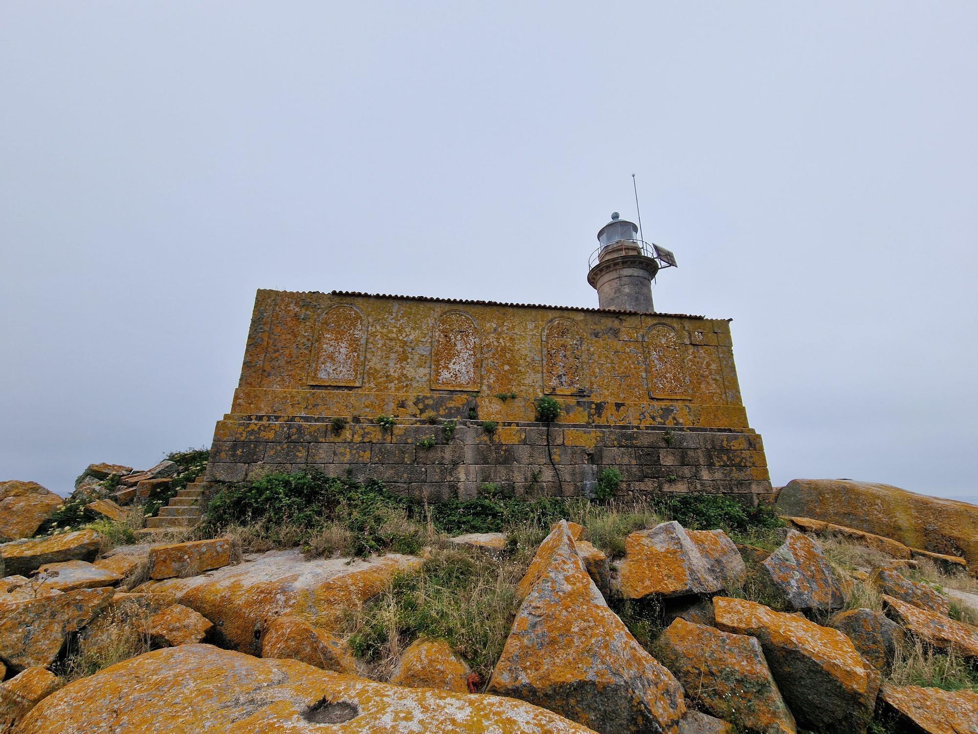 De visita en las Islas Atlánticas de Galicia a bordo del aula flotante "Chasula".