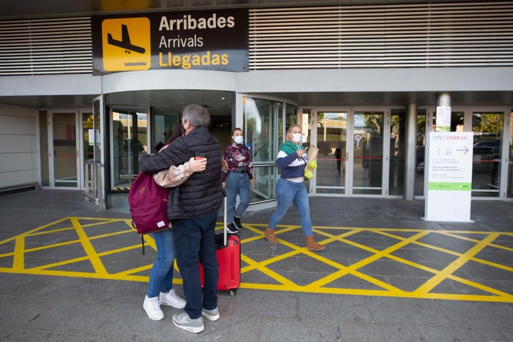 El aeropuerto de Ibiza sigue siendo un coladero de peninsulares