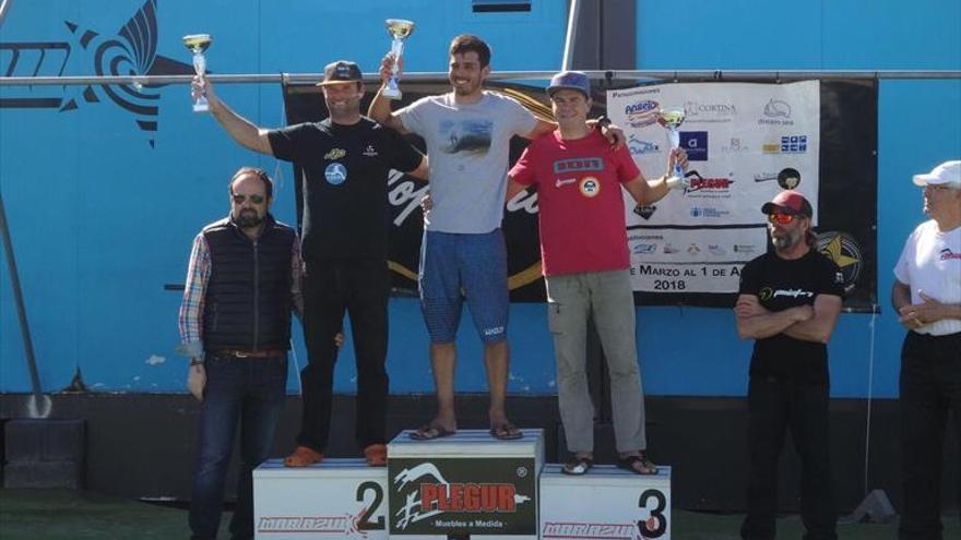 Pablo Ania, del Windsurf Burriana, gana en Almería