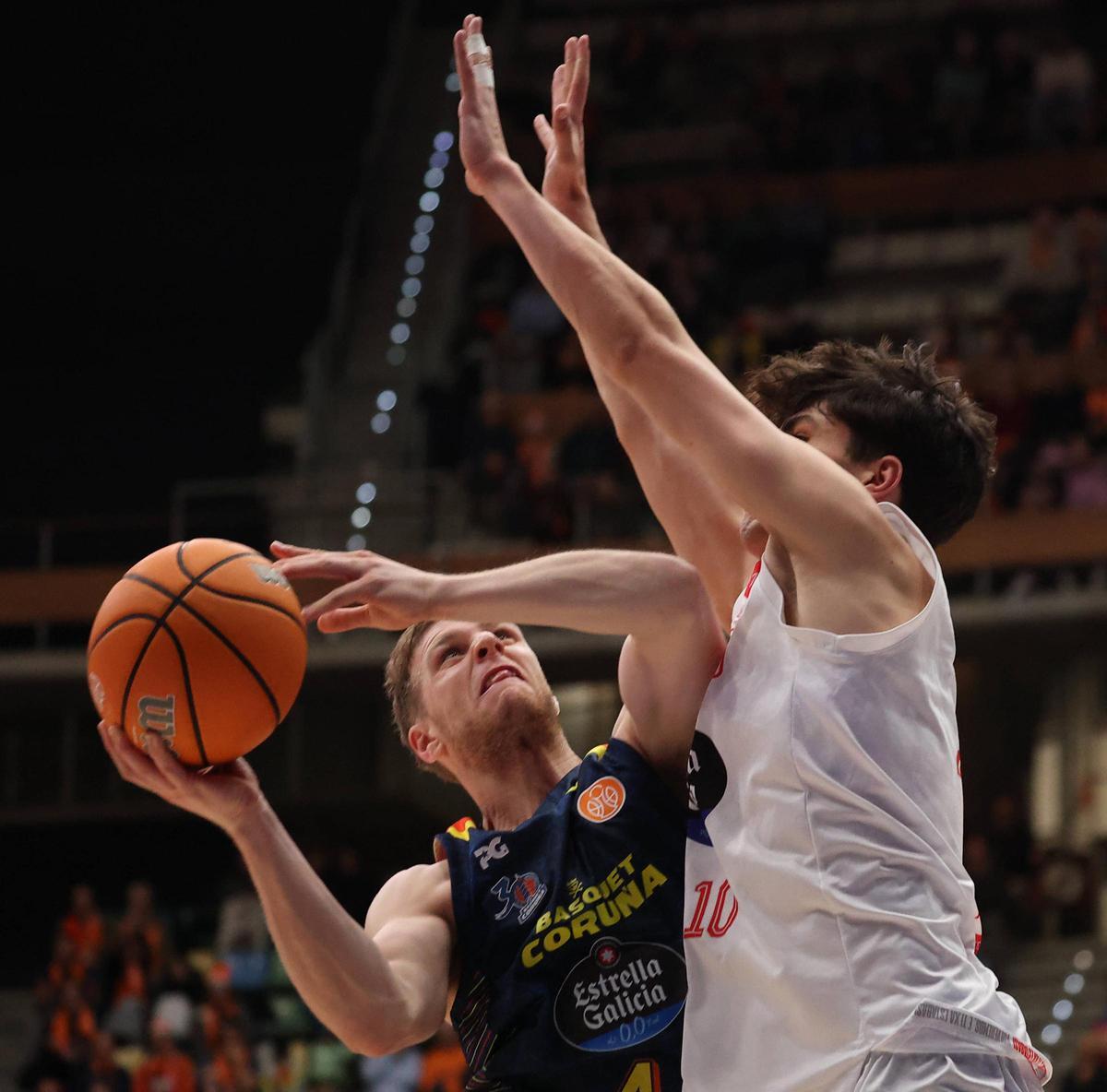 El Leyma se lleva su primer derbi contra el COB en el Coliseum (94-77)