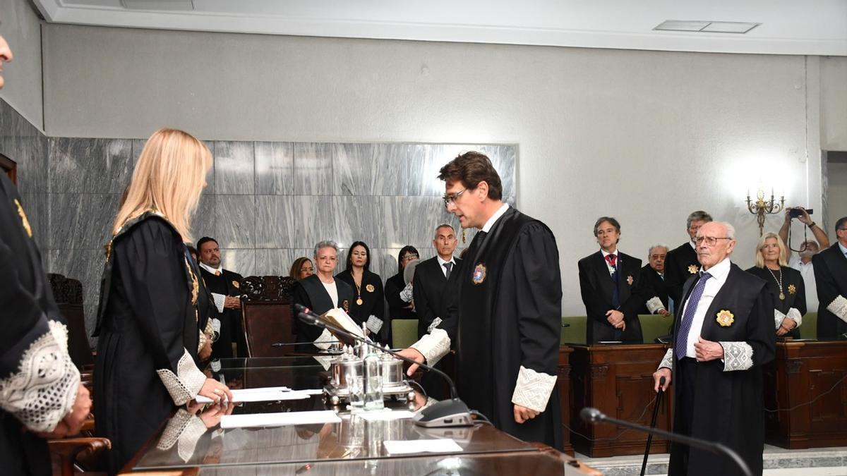 Juan Avello toma posesión como presidente del TSJC y reivindica la independencia judicial