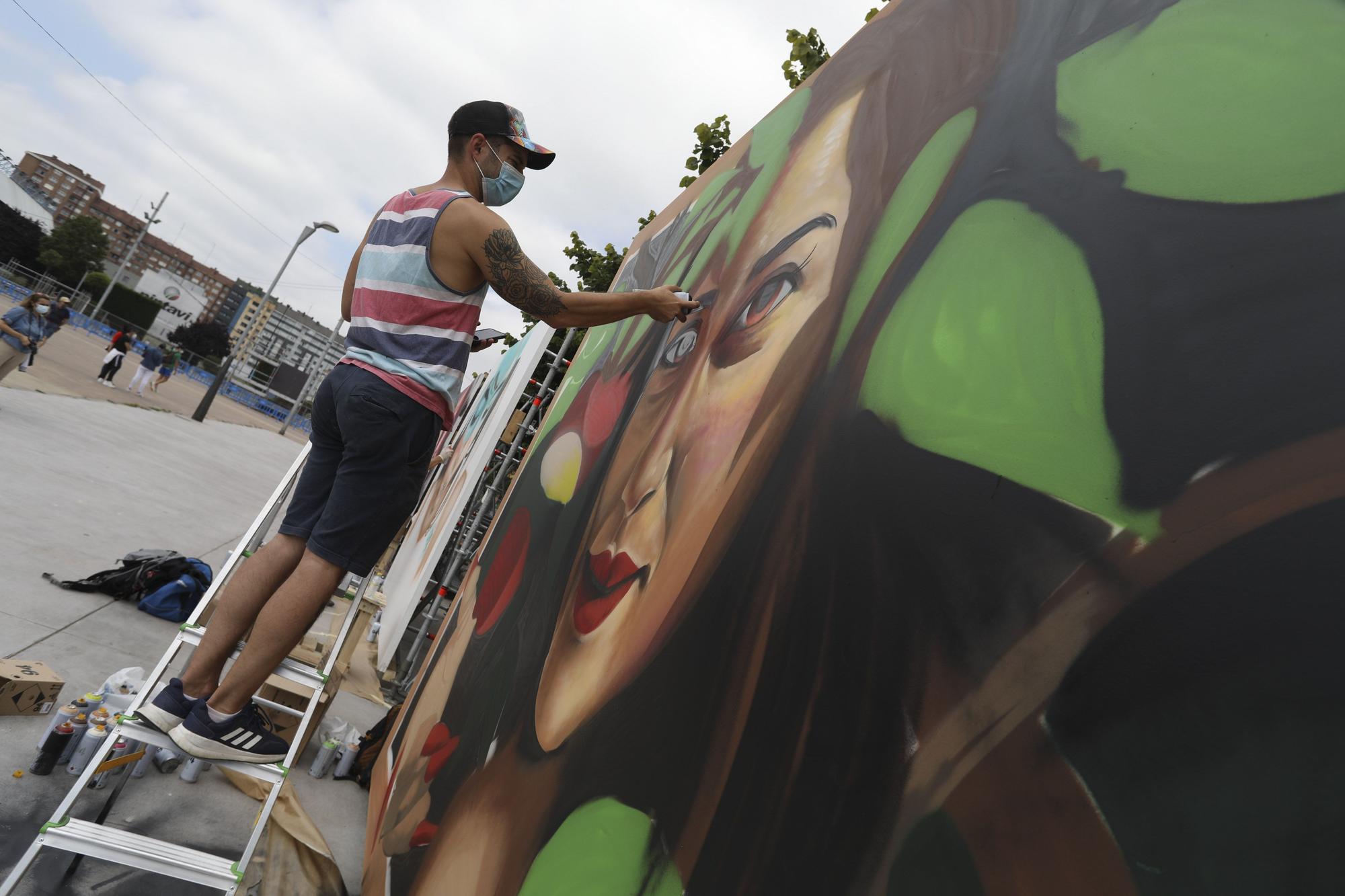 Los mejores grafiteros españoles del momento pulverizan su arte en Avilés