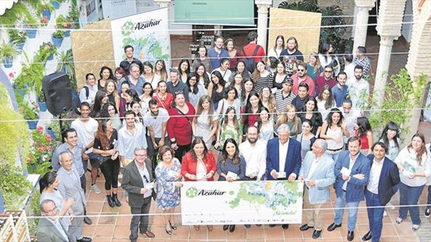 Los alumnos internacionales se impregnan de la cultura del azahar