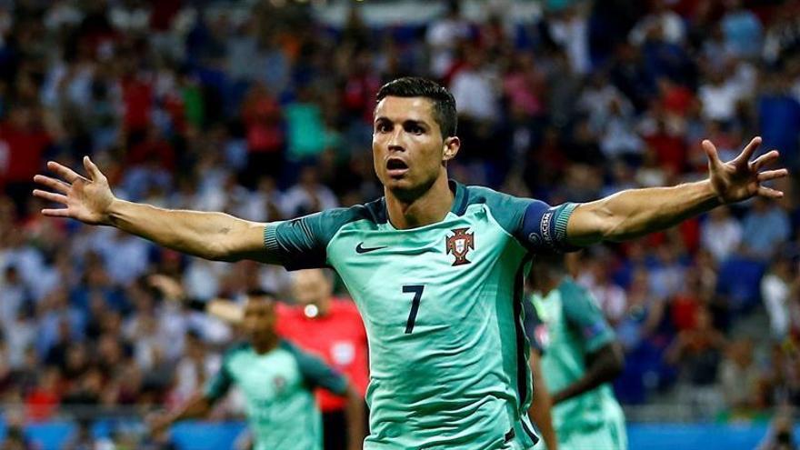 Cristiano y Nani clasifican a Portugal para la final (2-0)