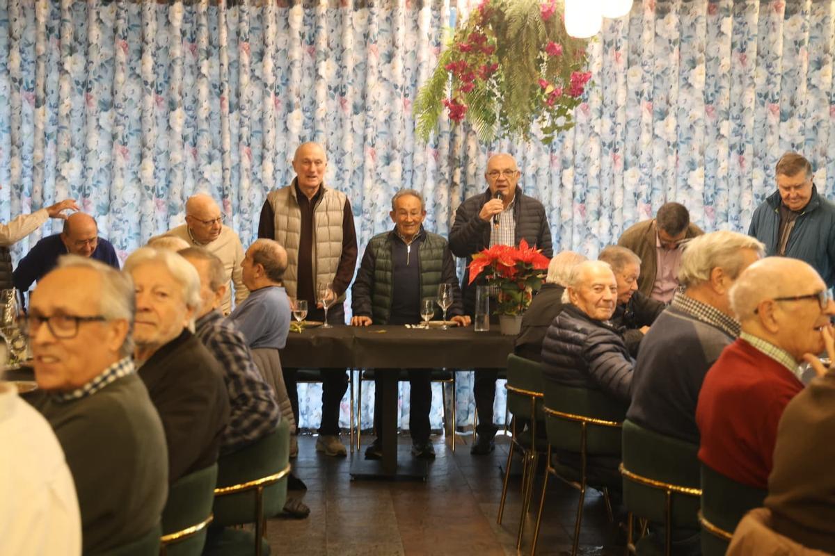 El homenaje de los Amigos del Villalobos de Elche a Juan Perán, en imágenes El homenaje de los Amigos del Villalobos de Elche a Juan Perán, en imágenes