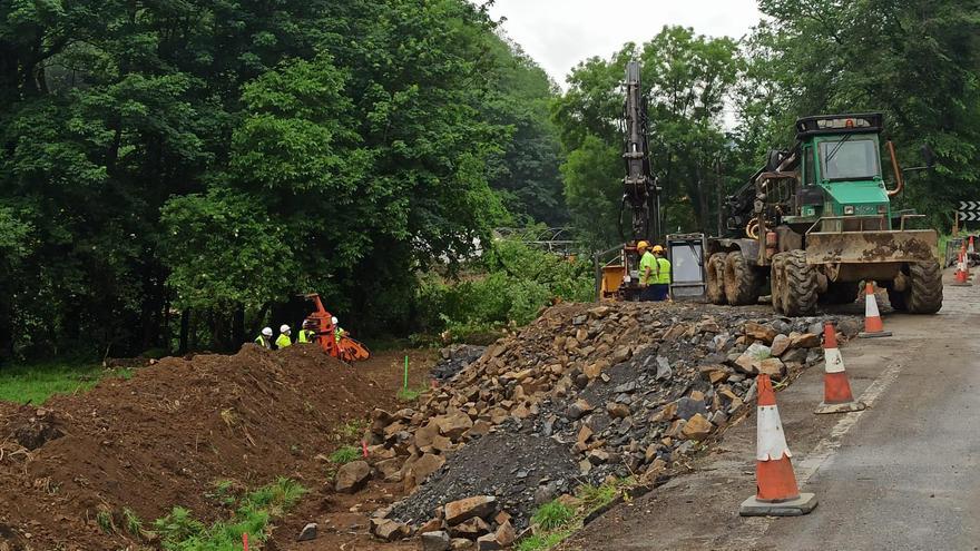 Obras de retirada del argayo de Salas