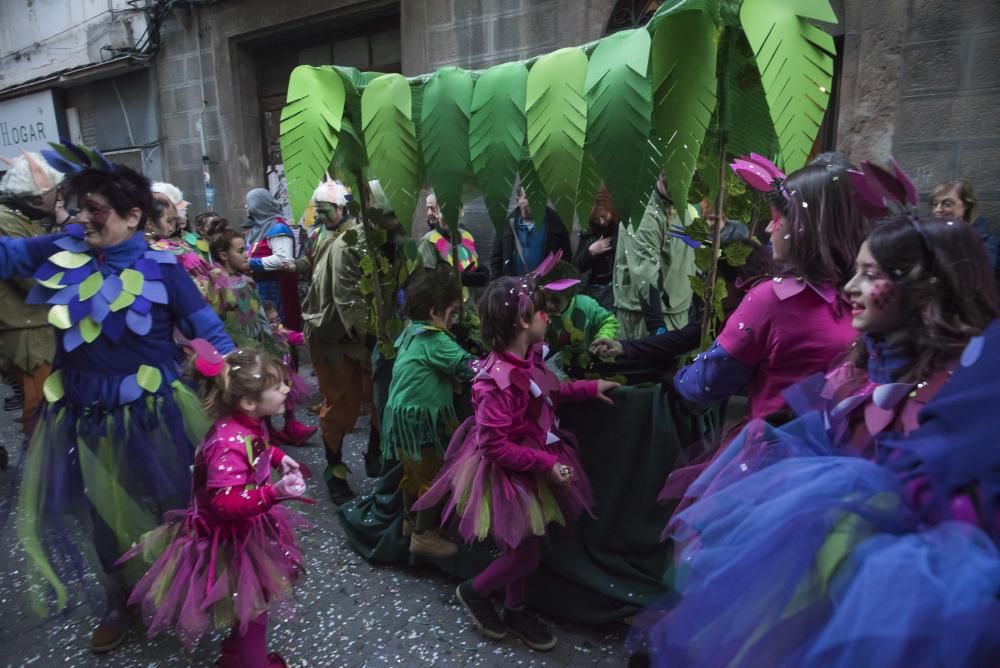 Set mil persones desborden els carrers de Sallent en un Carnaval multitudinari