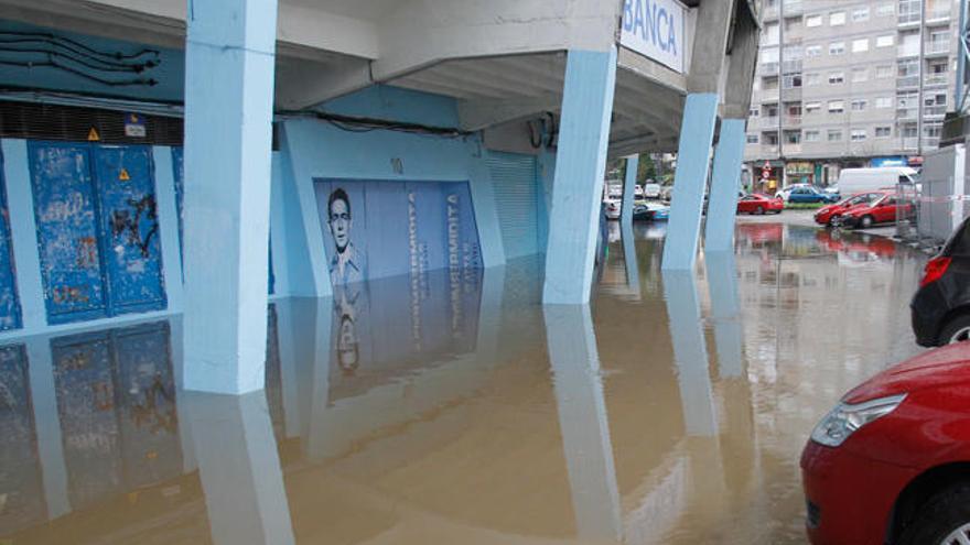 Inundaciones en los aledaños de Balaídos. //A. Irago