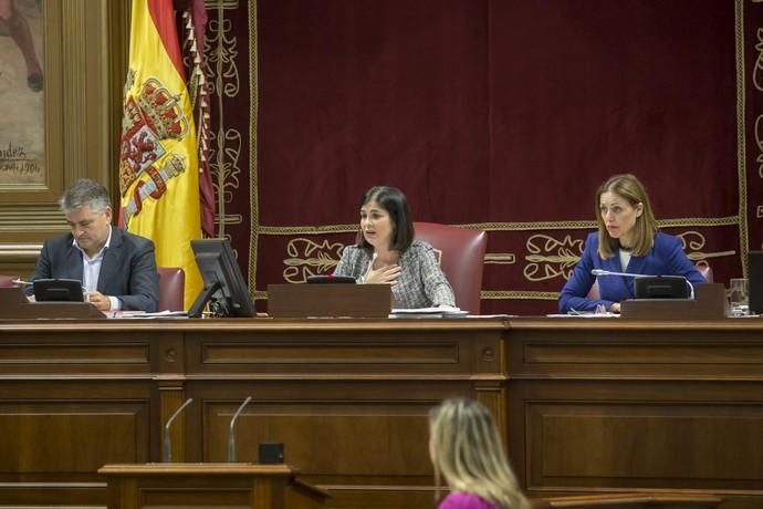 Delia Padrón parlamento de Canarias , presidente Fernando Clavijo CC . Santa Cruz de Tenerife