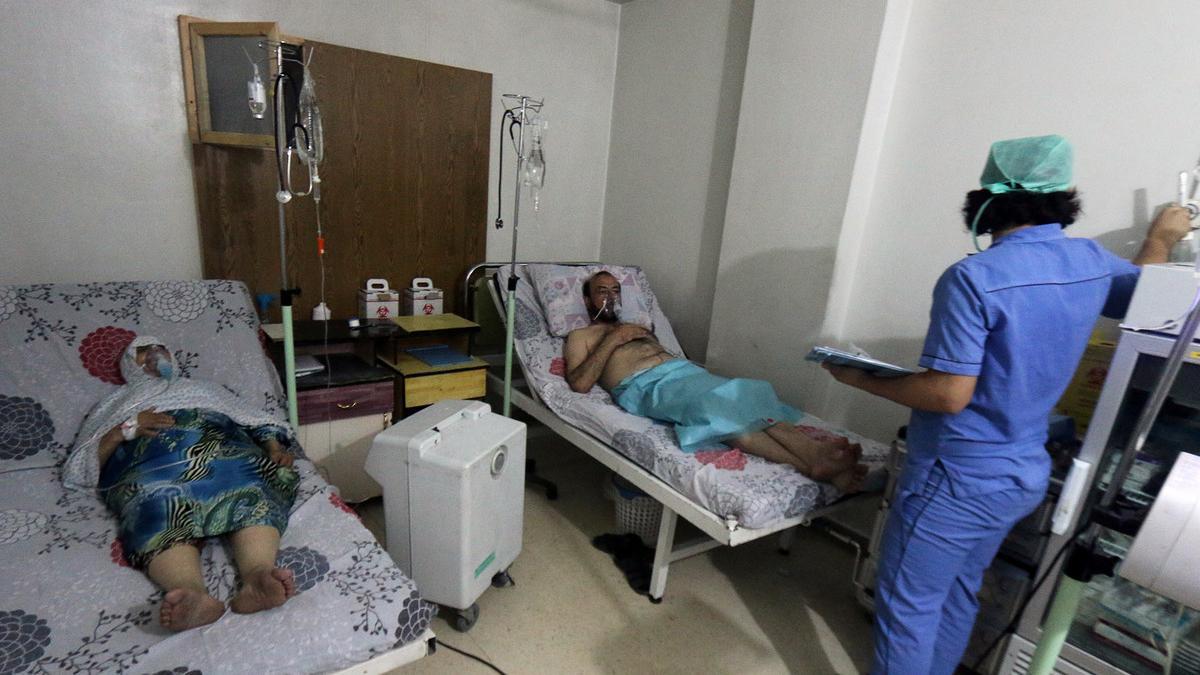 Civiles sirios hospitalizados en hospital al-Quds de Alepo.