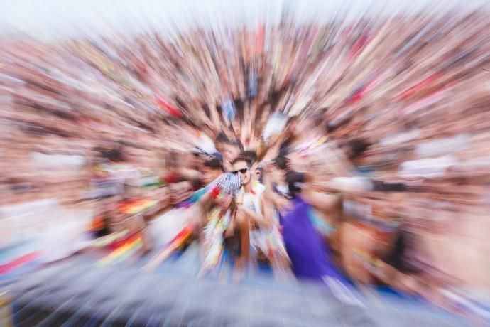 Carnaval de Maspalomas: Carnaval en la Playa y Entierro de la Sardina