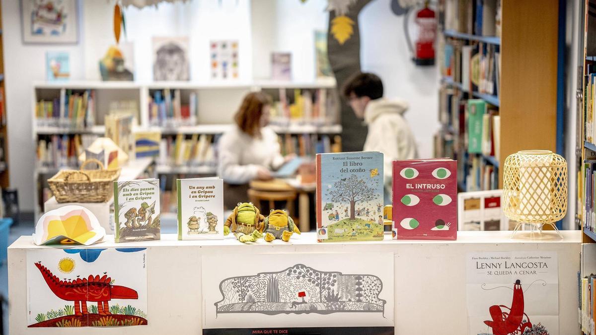 Biblioteca de la Associació de Mestres Rosa Sensat.