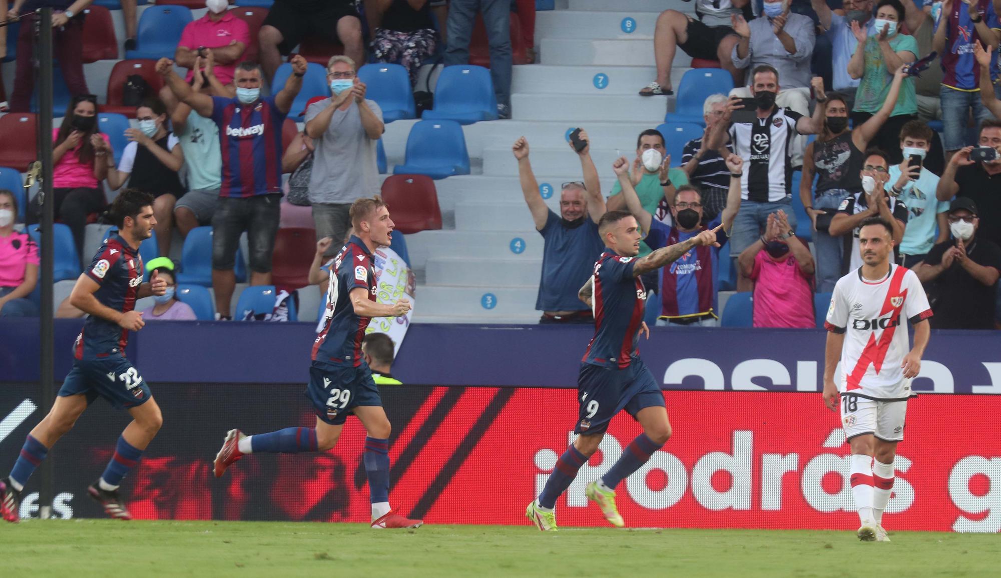 Levante UD - Rayo Vallecano en imágenes