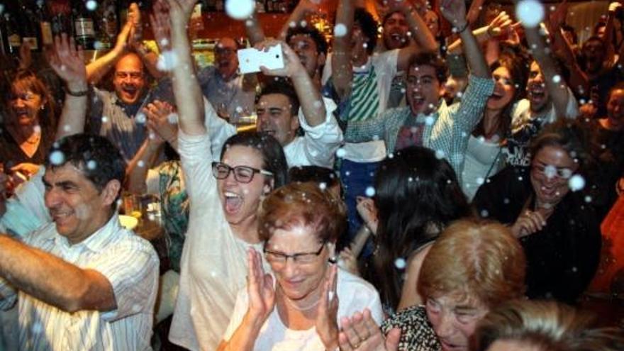 Un centenar de persones que han seguit la gala des del restaurant