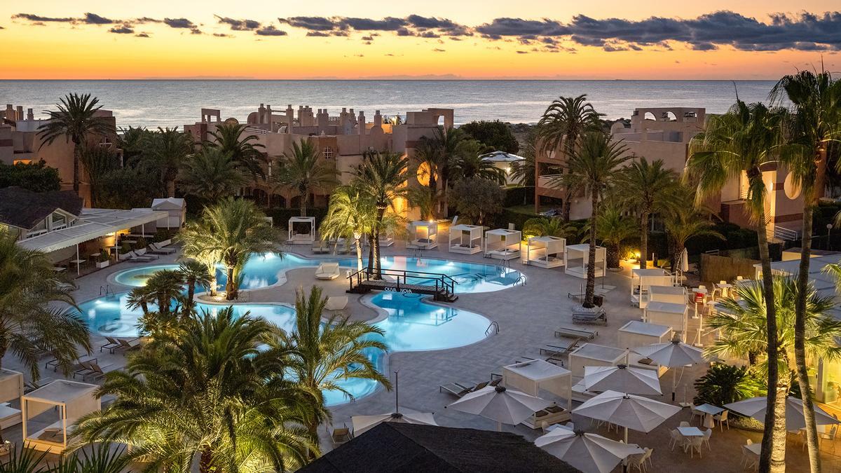 Oliva Nova Beach &amp; Golf Hotel es un alojamiento de cuatro estrellas ideal para unas vacaciones familiares.