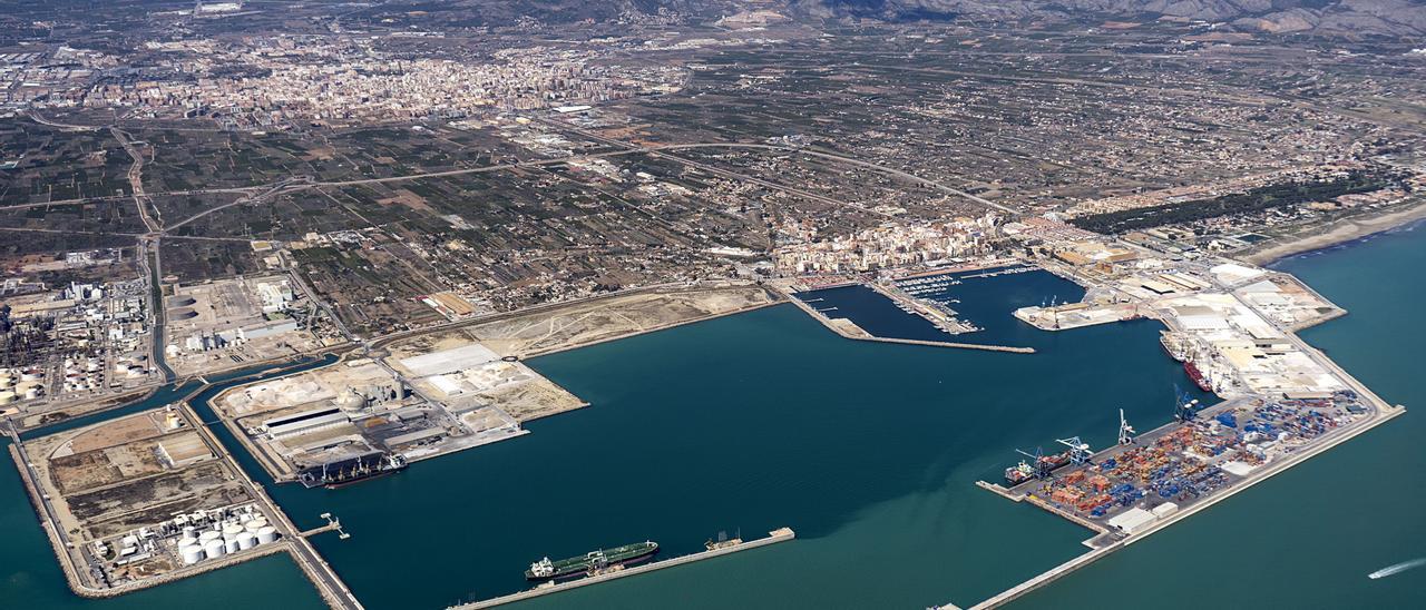 Vista áerea de las instalaciones de PortCastelló.