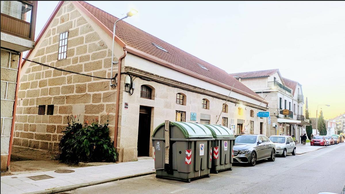 Fachada de la sede del club de jubilados de Moaña.
