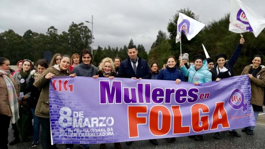 Multitudinaria reivindicación del 8-M en Pontevedra