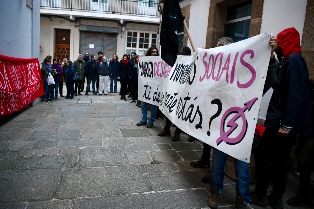 Protesta de miembros de A Insumisa en Ciudad Vieja